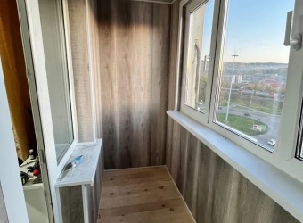 Отделка балкона ПВХ панелью + вагонка и теплое остекление