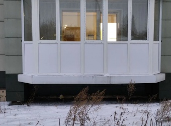 Отделка балкона ПВХ панелью