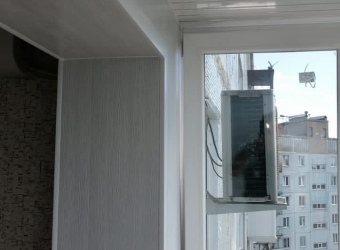 Внутренняя отделка балкона ПВХ панелями, подключение освещения