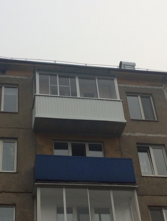 Наружное оформление сайдингом, холодные раздвижные стеклопакеты