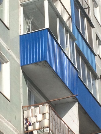 Раздвижное остекление, обшивка стен виниловым сайдингом